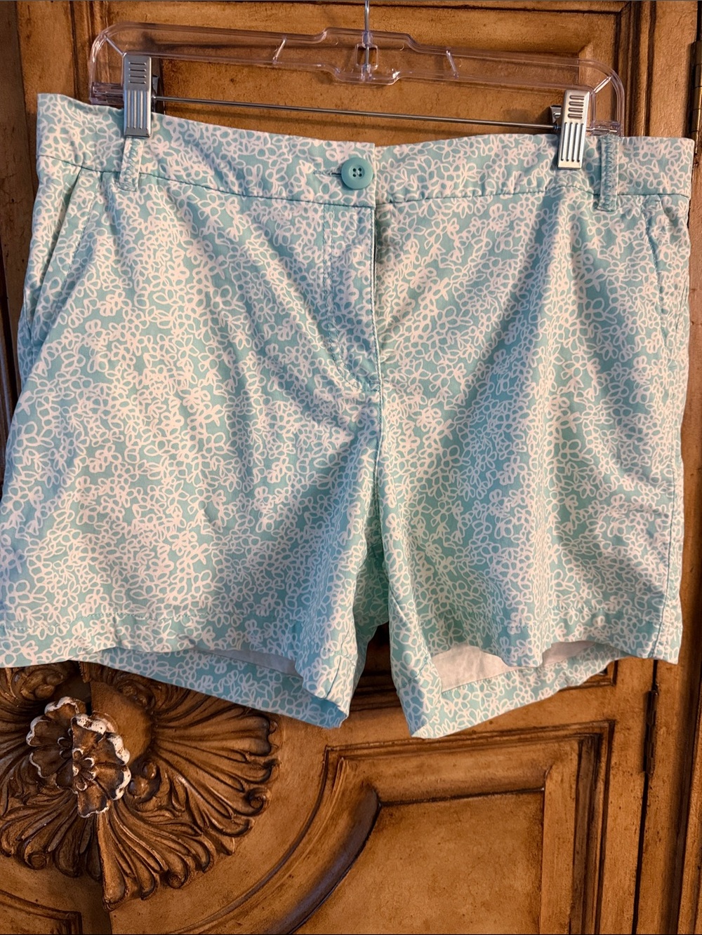 Light Mint Green Shorts — Women's Casual Mid-Rise